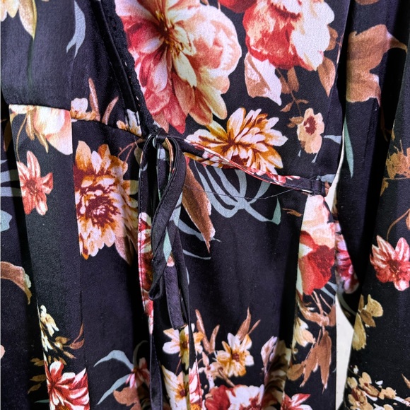 Xhilaration long Sleeve Black Floral Dress size M EUC - Picture 2 of 5